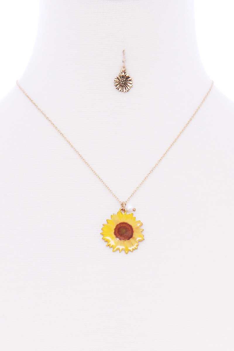 Sunflower Pendant Necklace - A&A Haute Spot